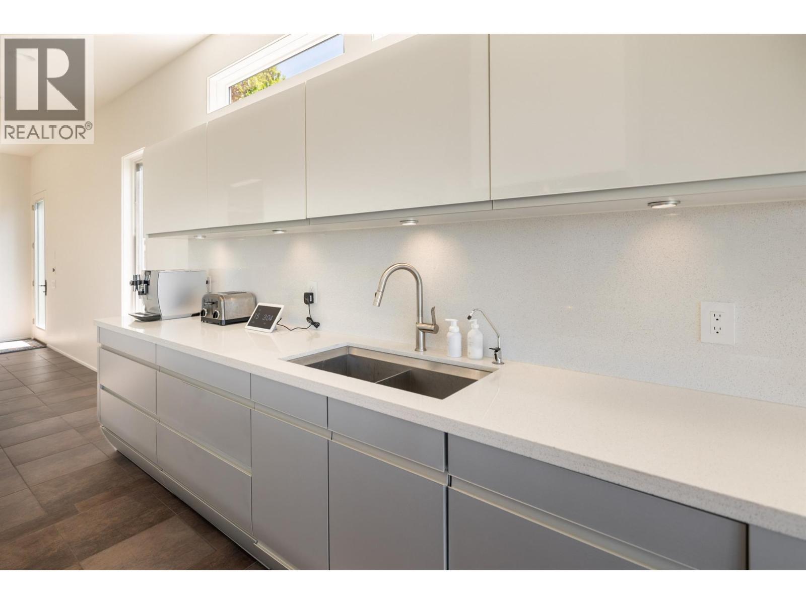 4840 Lakeshore Road. Kelowna, British Columbia