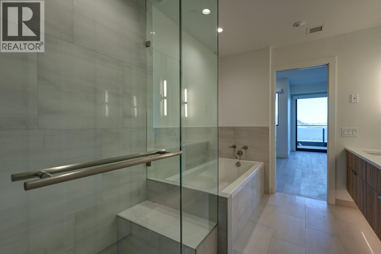 3000 Ariva Drive Unit# 3503. Kelowna, British Columbia