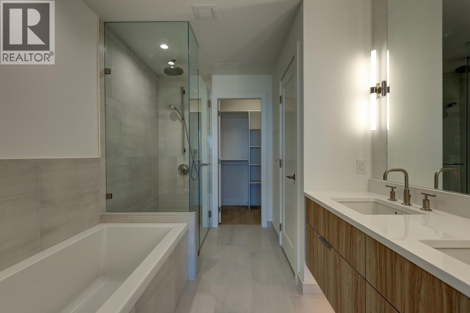 3000 Ariva Drive Unit# 3503. Kelowna, British Columbia