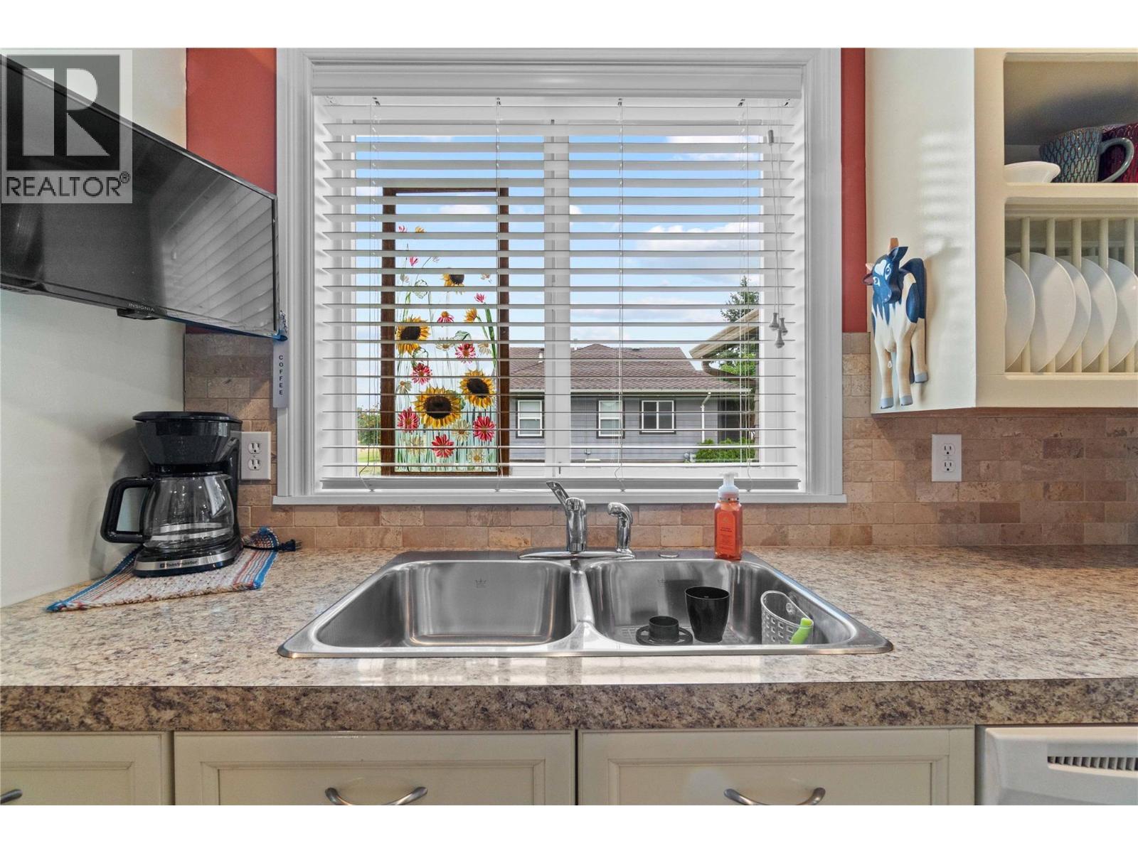 2552 Golf View Crescent. Blind Bay, British Columbia