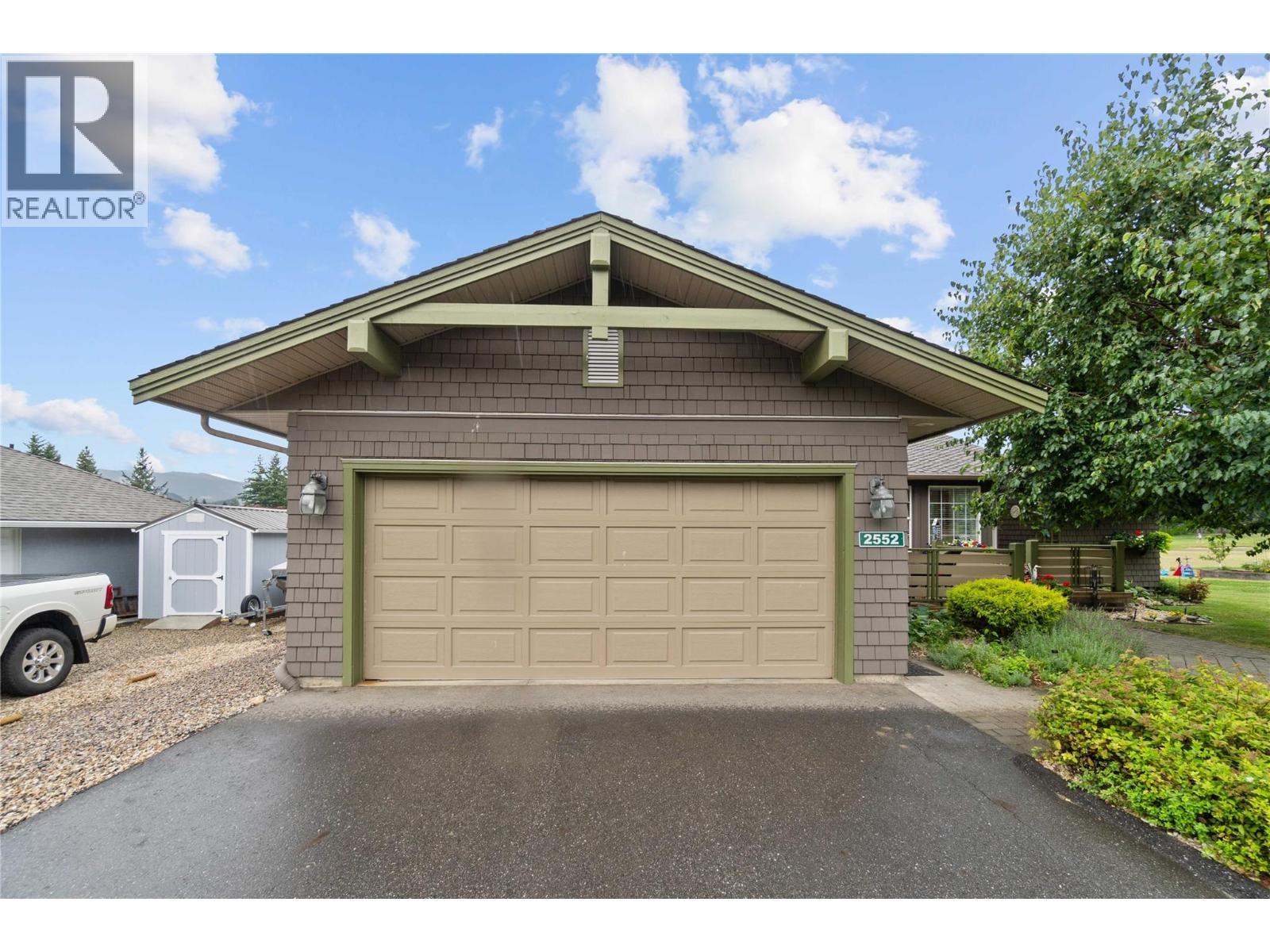 2552 Golf View Crescent. Blind Bay, British Columbia