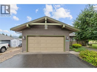 2552 Golf View Crescent. Blind Bay, British Columbia