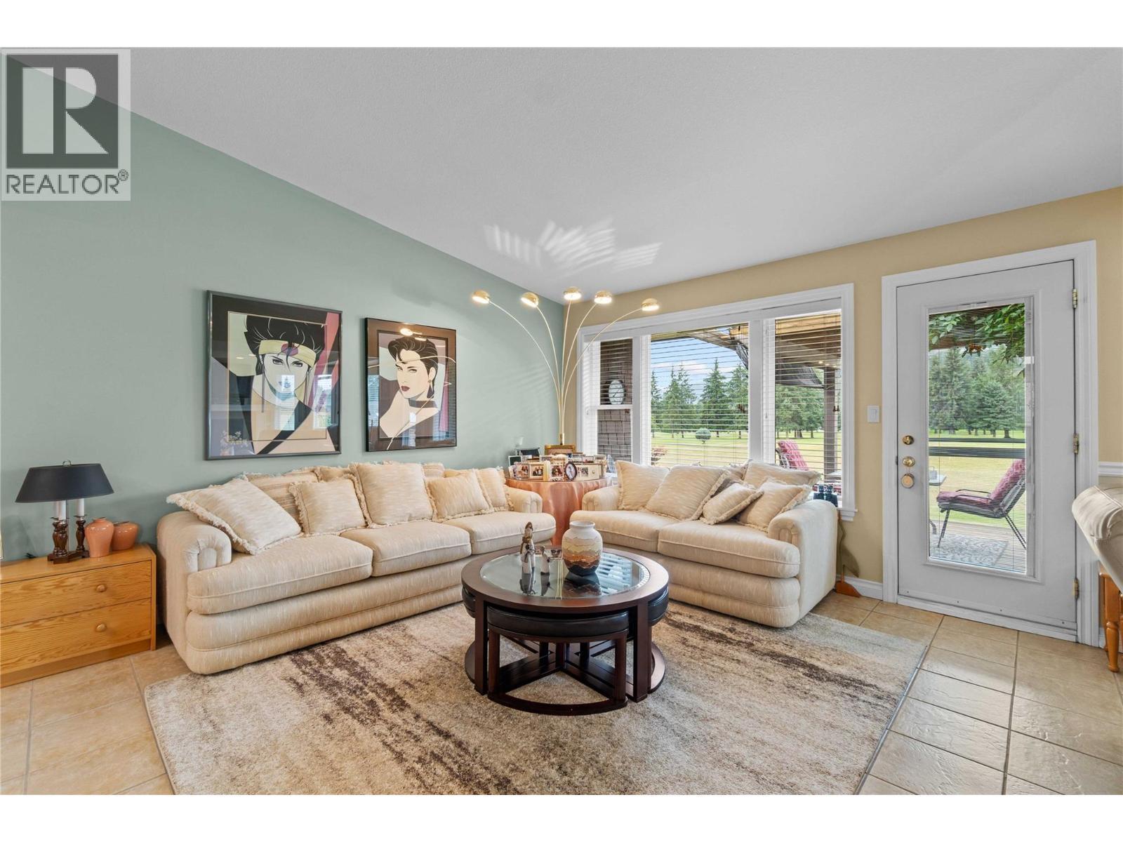 2552 Golf View Crescent. Blind Bay, British Columbia