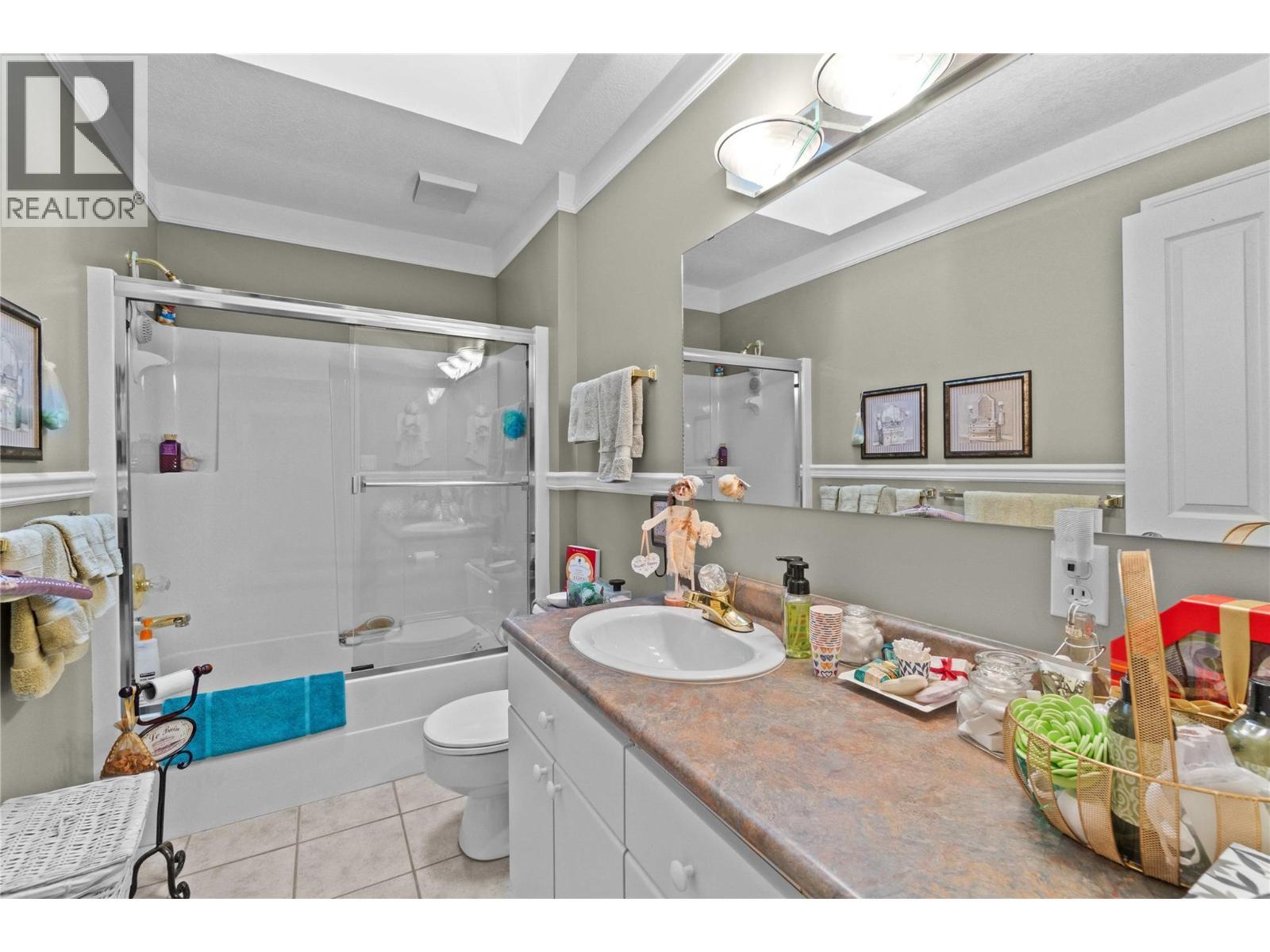 2552 Golf View Crescent. Blind Bay, British Columbia