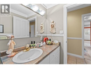 2552 Golf View Crescent. Blind Bay, British Columbia