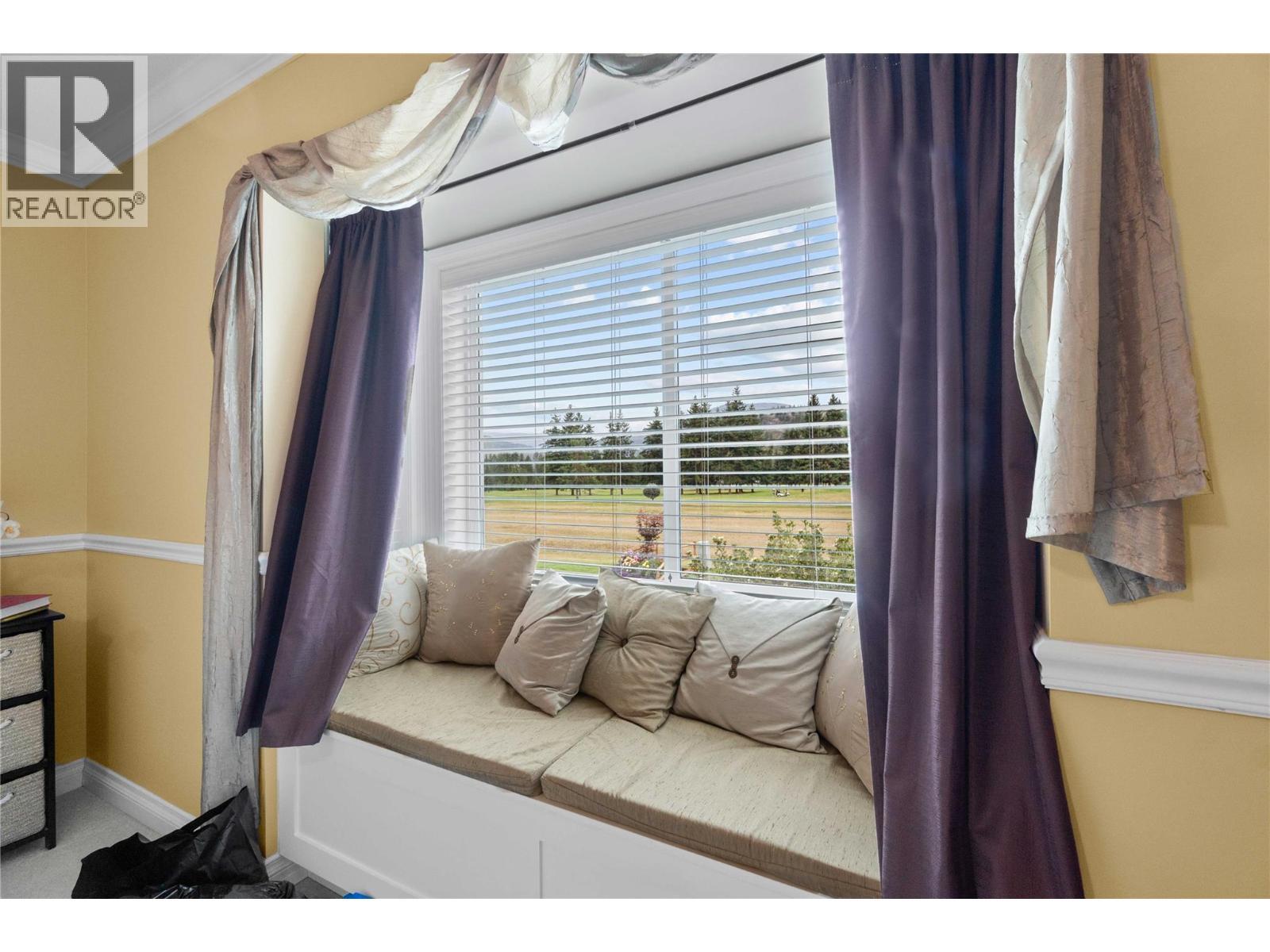 2552 Golf View Crescent. Blind Bay, British Columbia