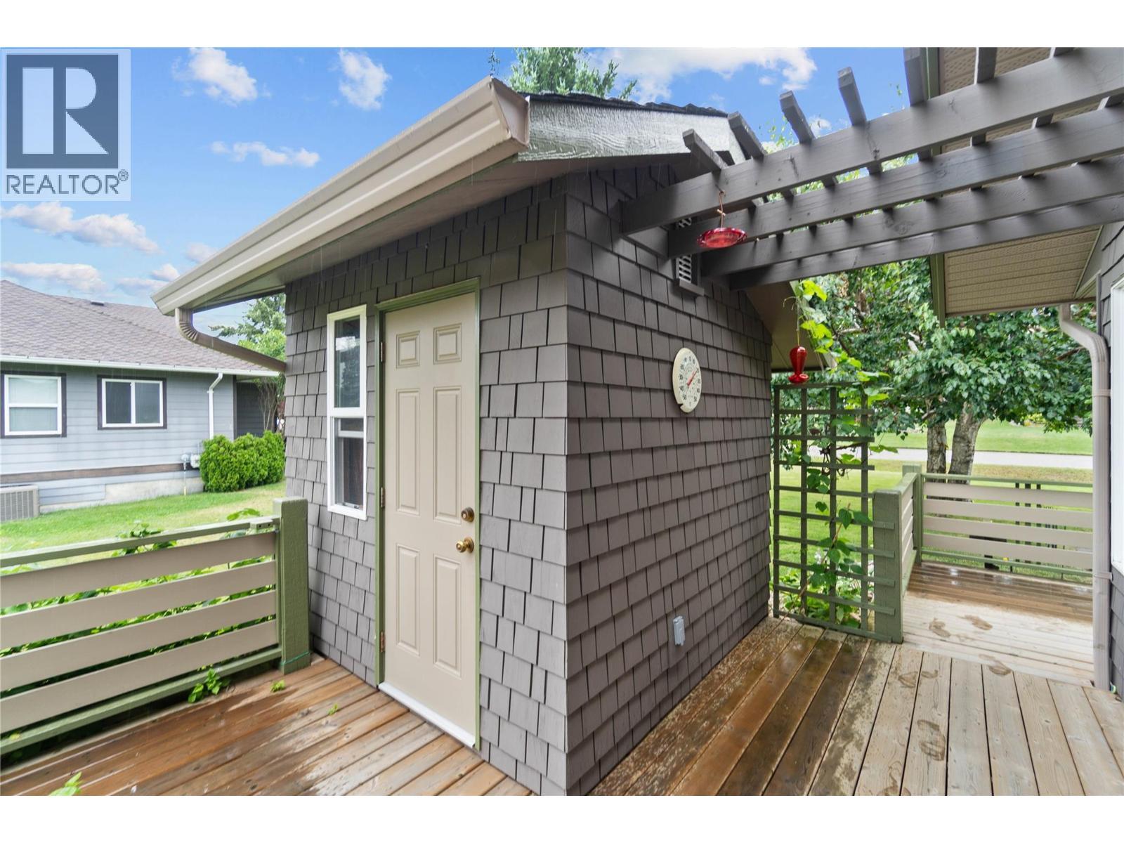 2552 Golf View Crescent. Blind Bay, British Columbia