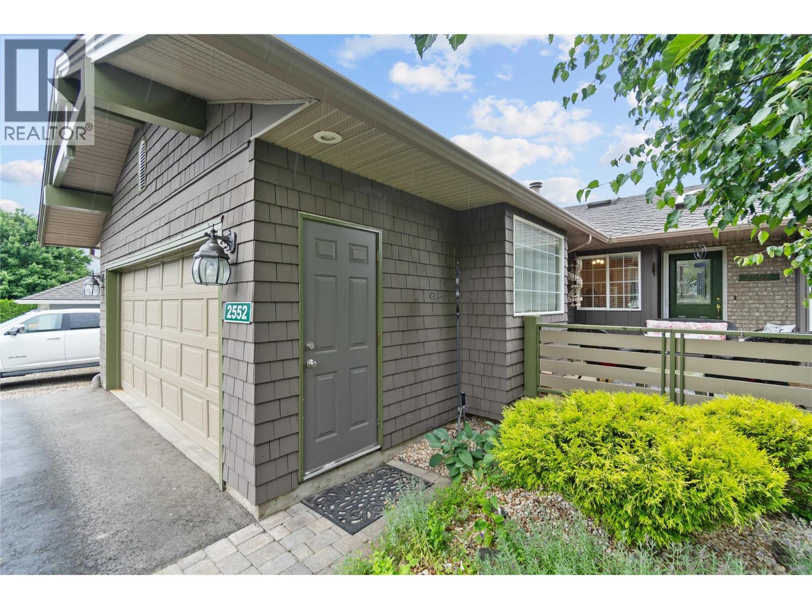2552 Golf View Crescent. Blind Bay, British Columbia