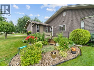 2552 Golf View Crescent. Blind Bay, British Columbia