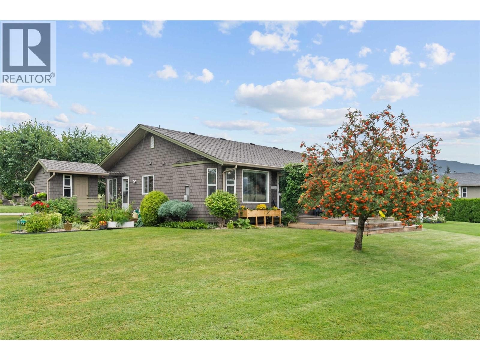 2552 Golf View Crescent. Blind Bay, British Columbia