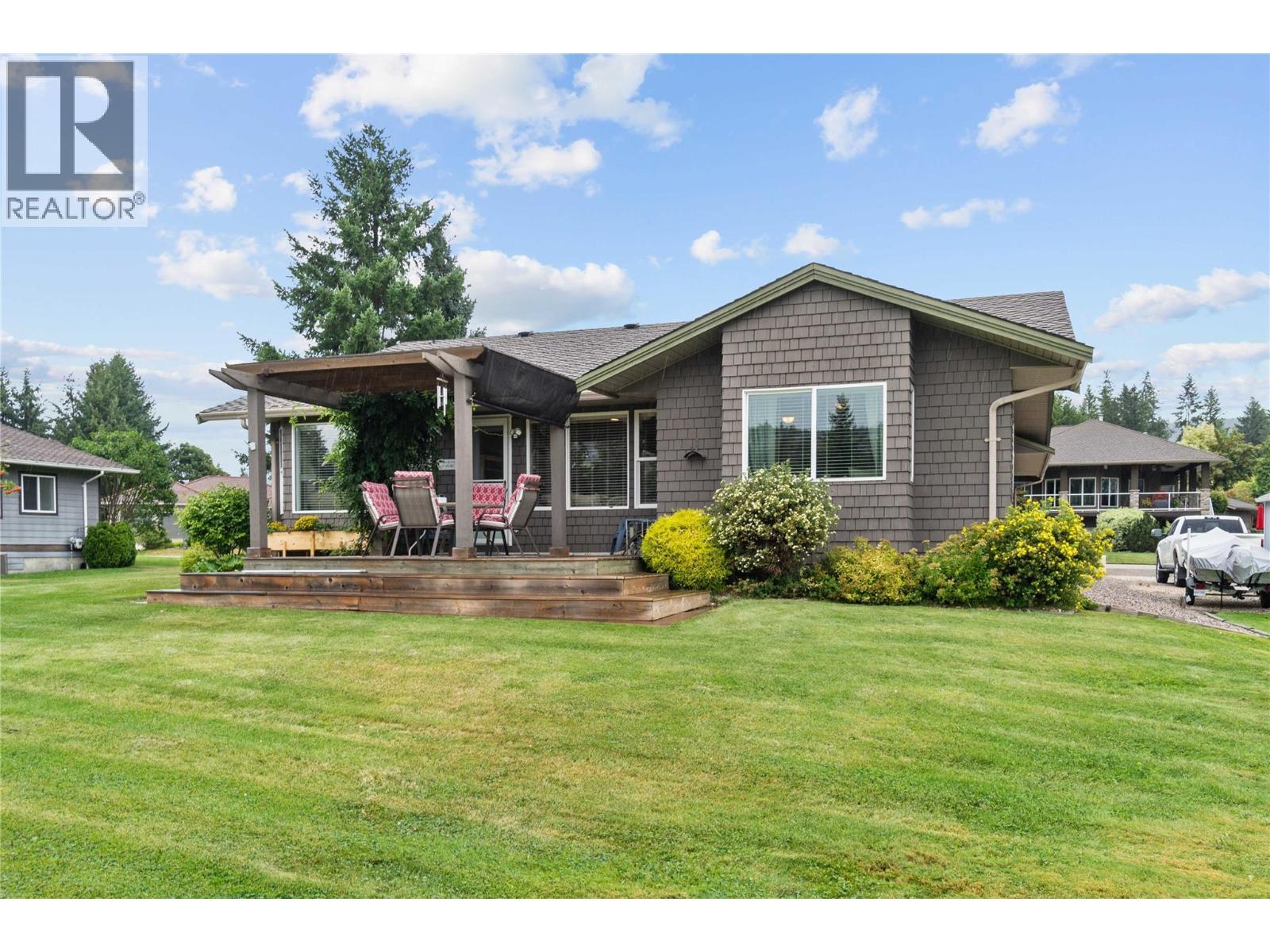 2552 Golf View Crescent. Blind Bay, British Columbia