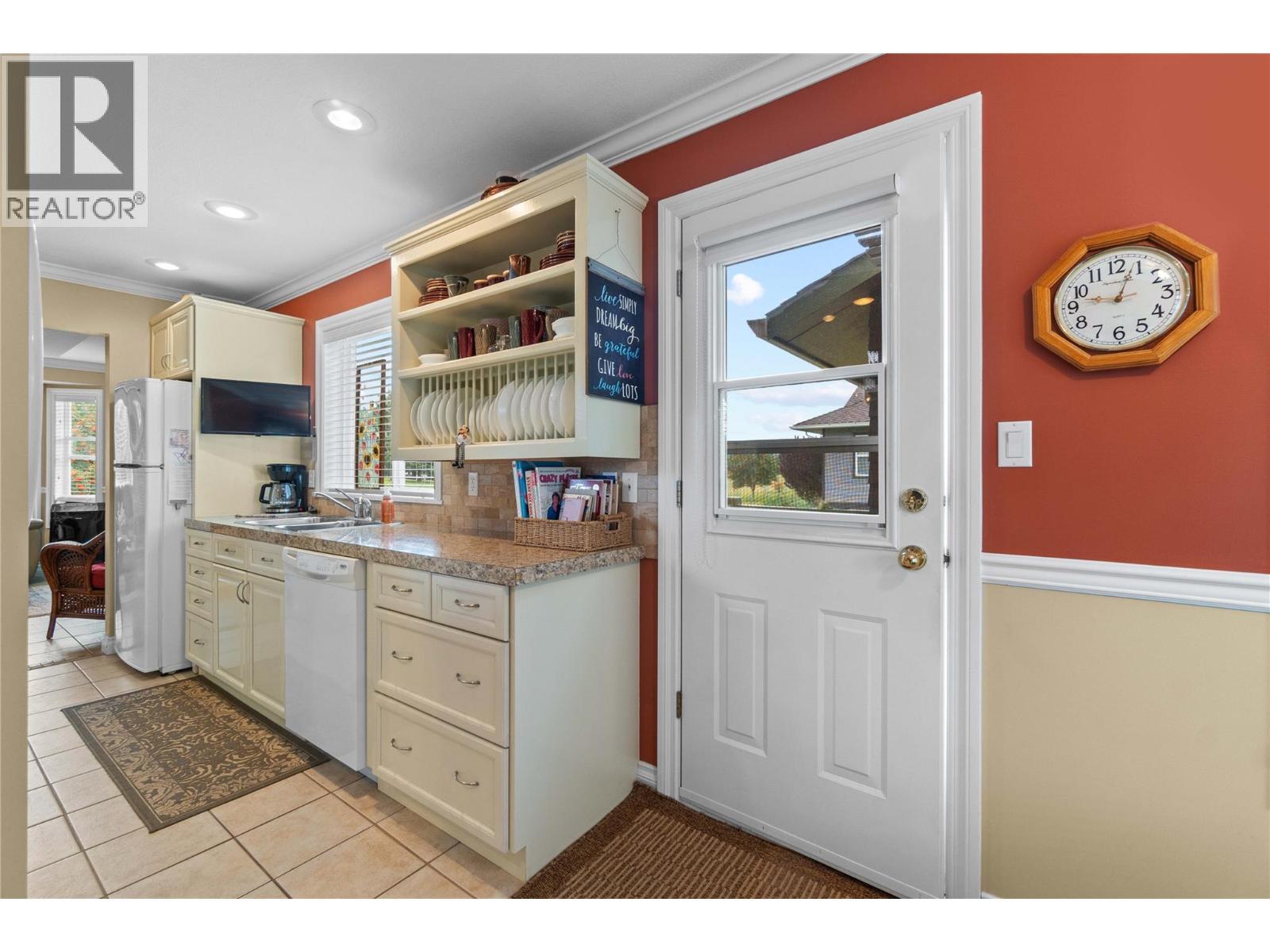 2552 Golf View Crescent. Blind Bay, British Columbia