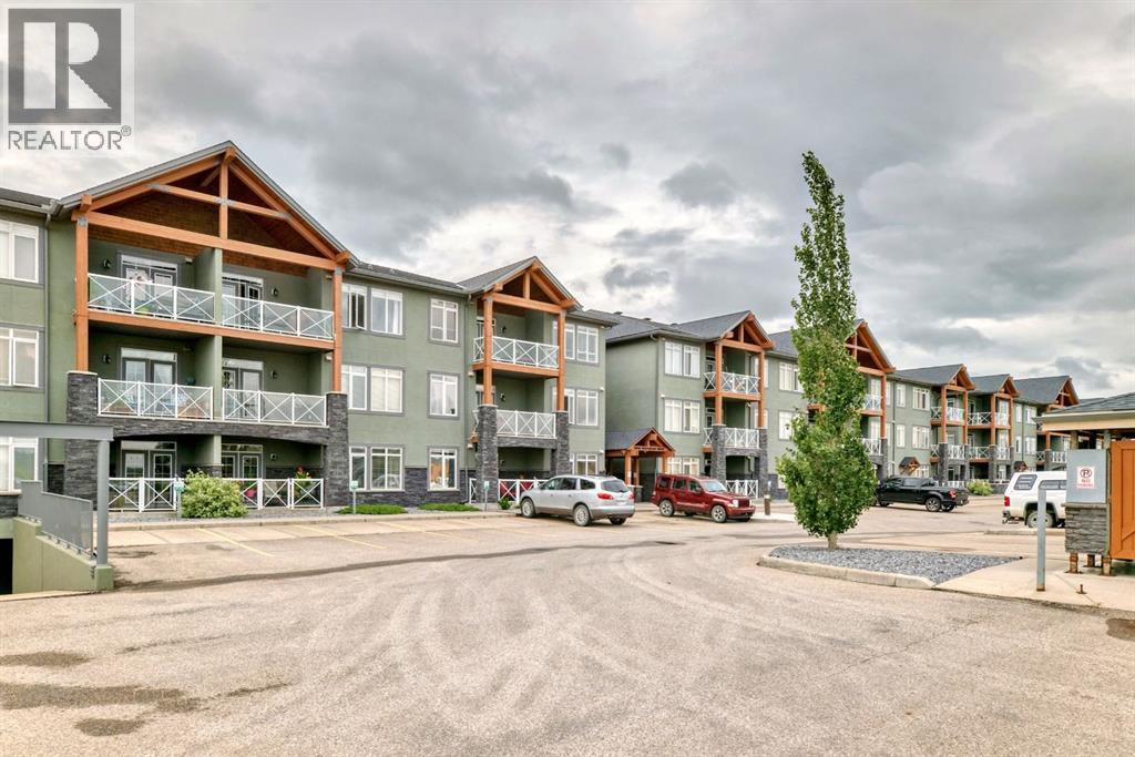 111, 1005b Westmount Drive, Strathmore