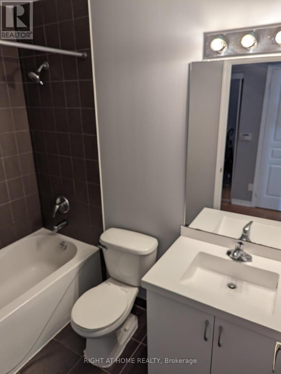 304 - 2240 Lakeshore Boulevard W, Toronto (mimico)