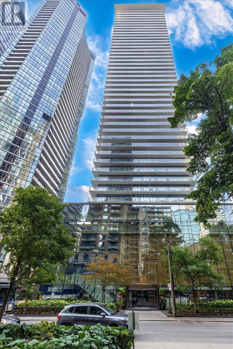 811 - 33 Charles Street E, Toronto (church-Yonge Corridor)