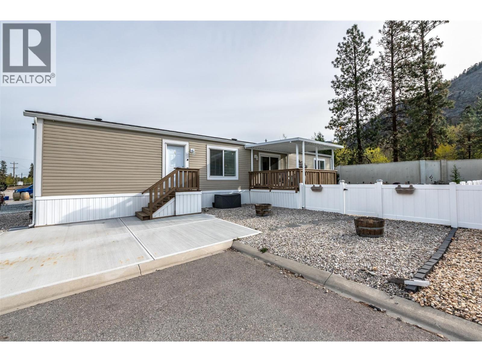 8598 Hwy 97 Unit# 102. Oliver, British Columbia