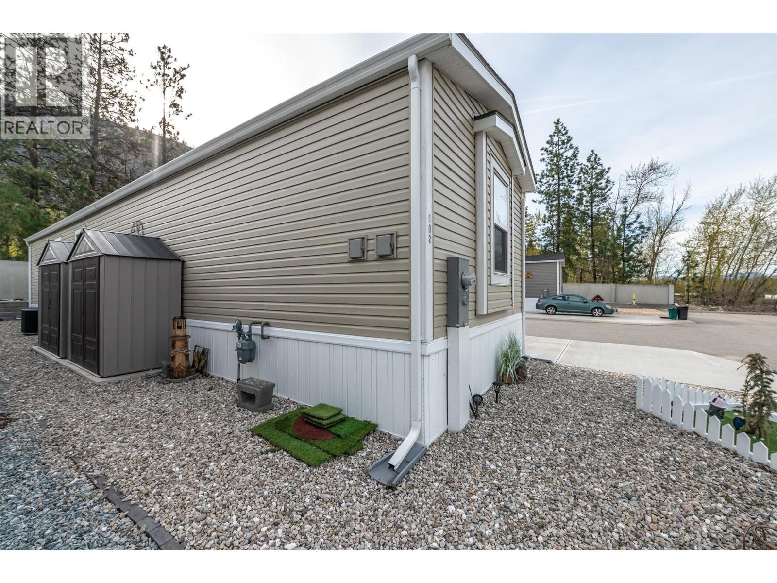8598 Hwy 97 Unit# 102. Oliver, British Columbia
