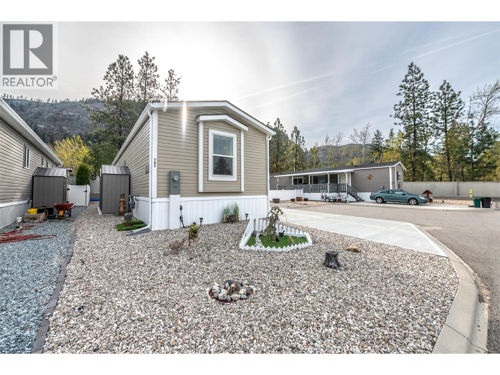 8598 Hwy 97 Unit# 102. Oliver, British Columbia