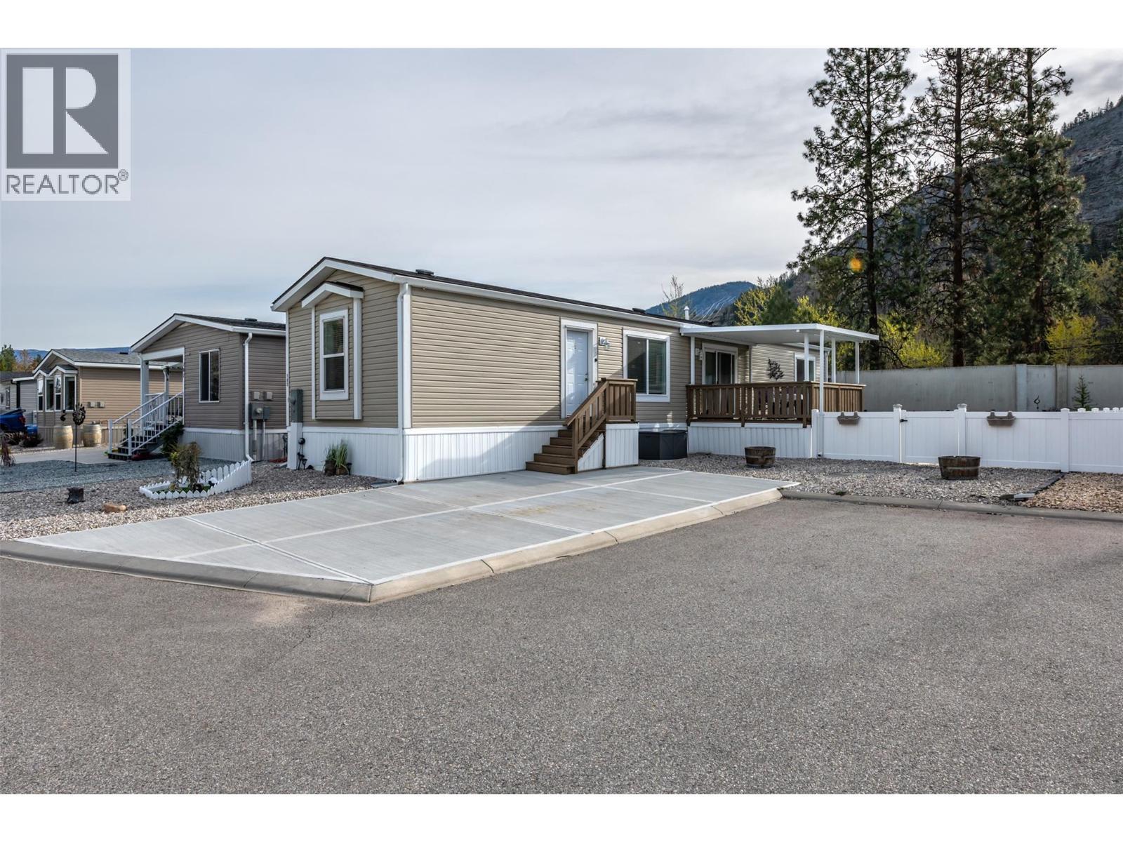 8598 Hwy 97 Unit# 102. Oliver, British Columbia