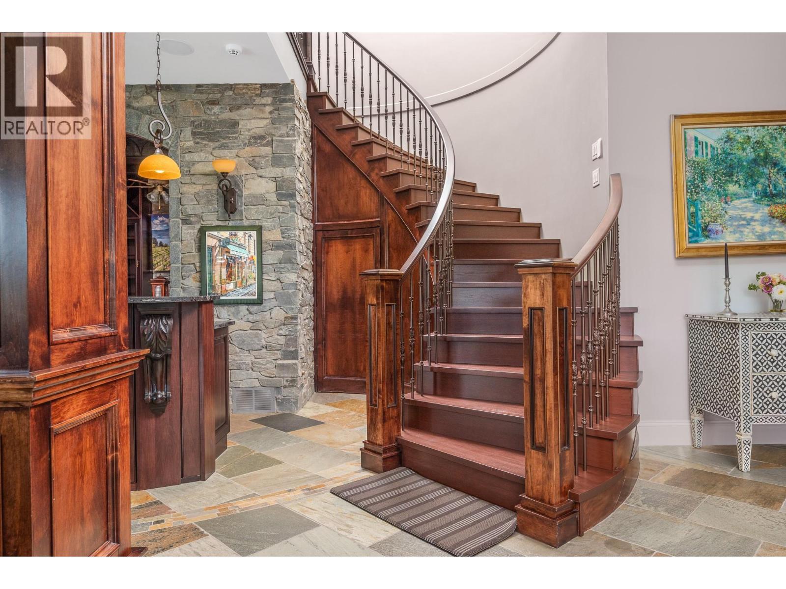 602 Falcon Point Way. Vernon, British Columbia