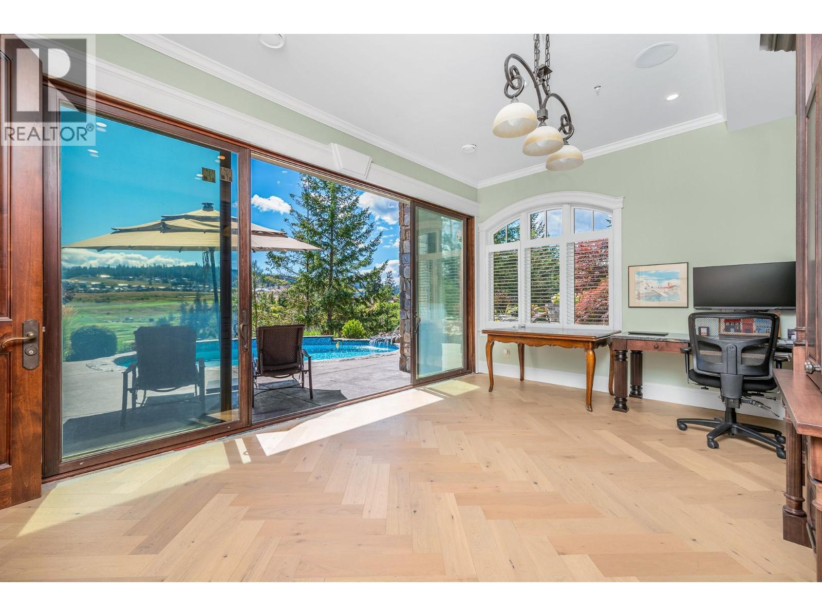 602 Falcon Point Way. Vernon, British Columbia