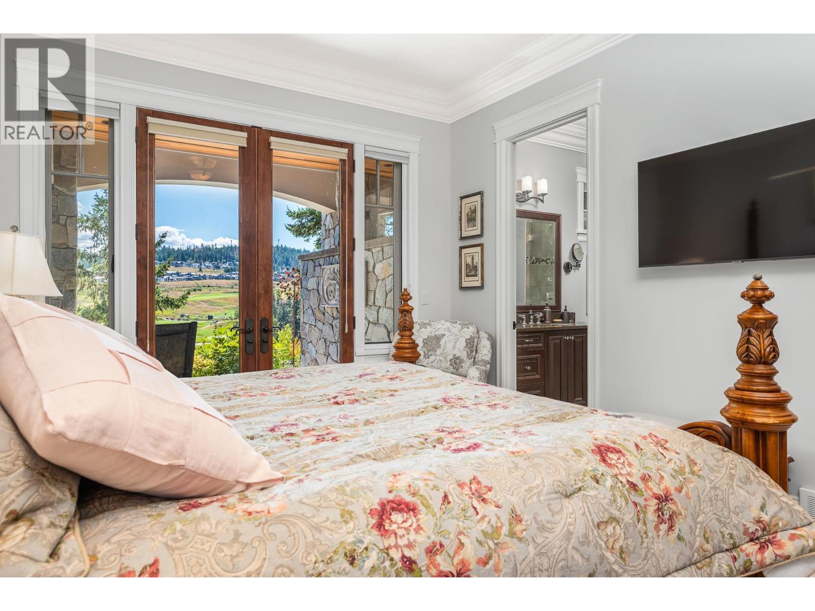 602 Falcon Point Way. Vernon, British Columbia