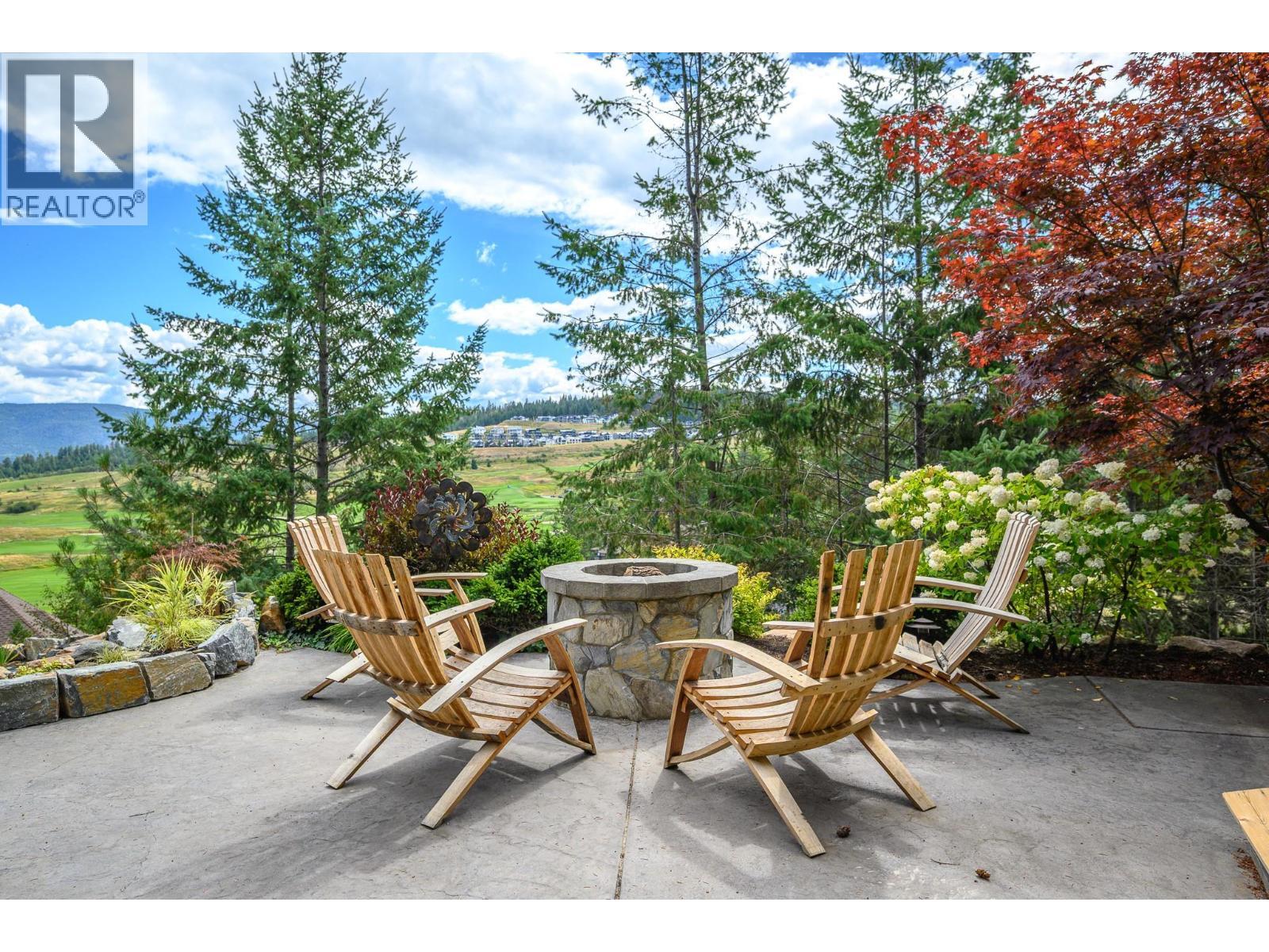 602 Falcon Point Way. Vernon, British Columbia