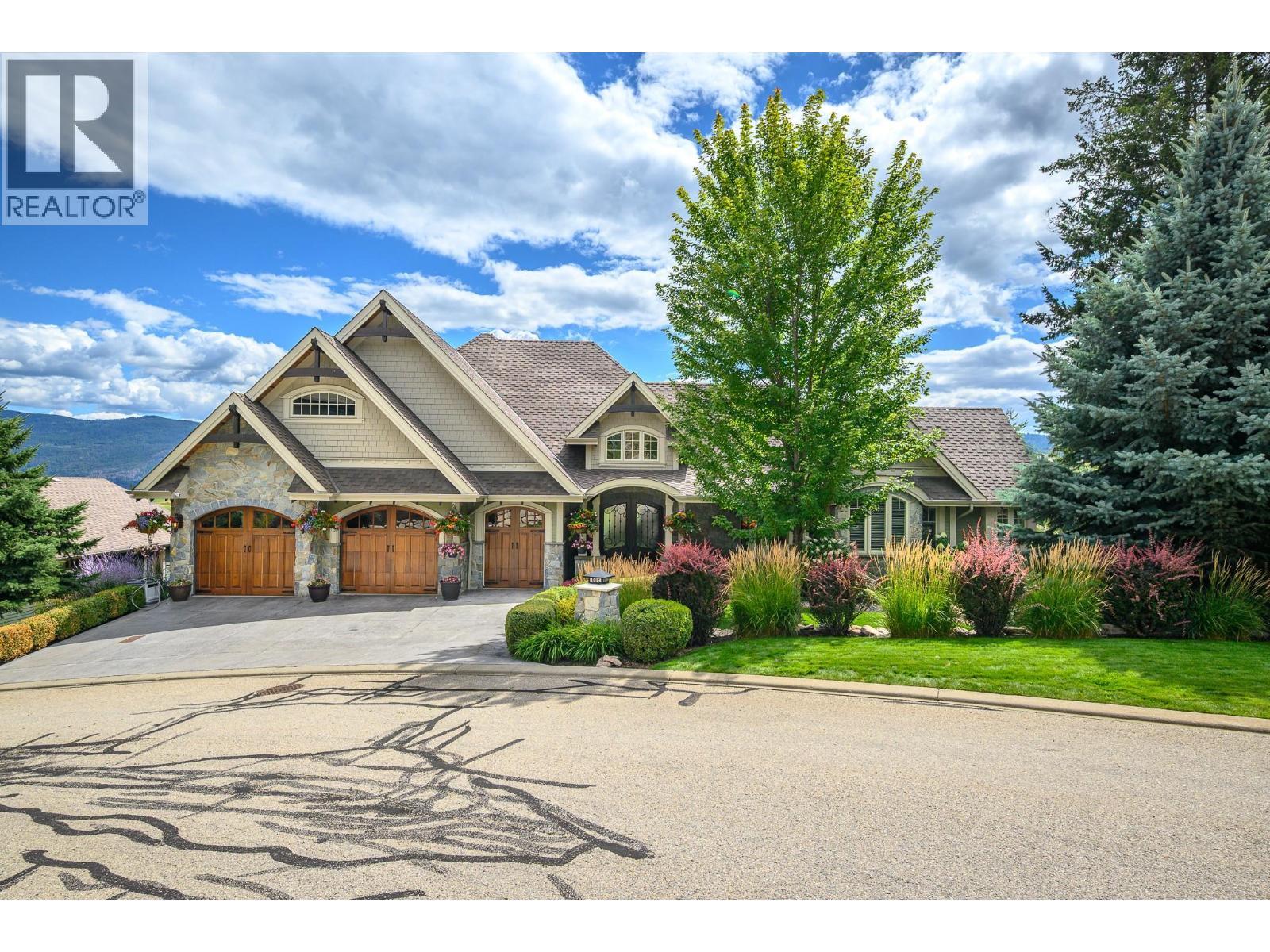 602 Falcon Point Way. Vernon, British Columbia