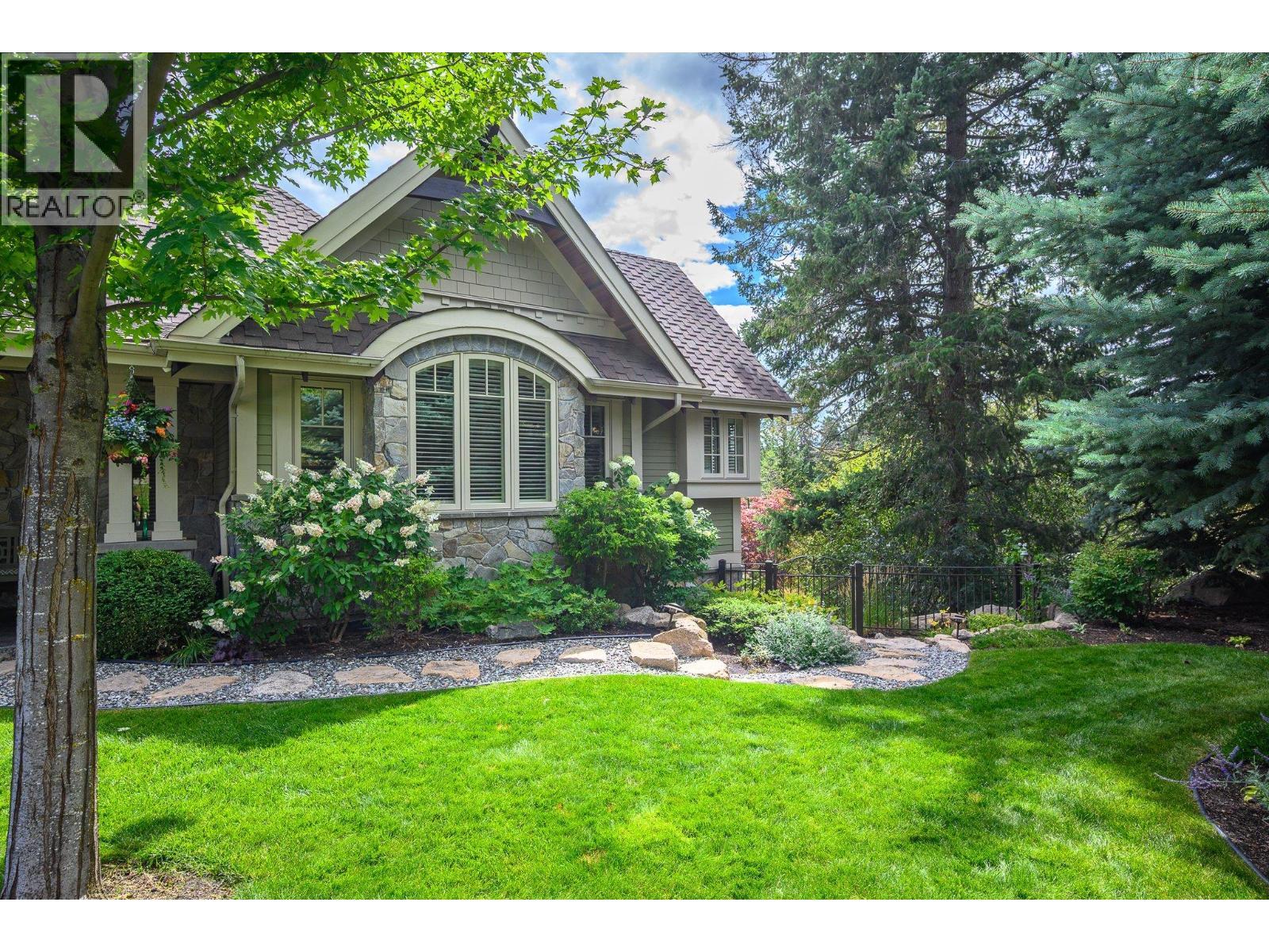 602 Falcon Point Way. Vernon, British Columbia