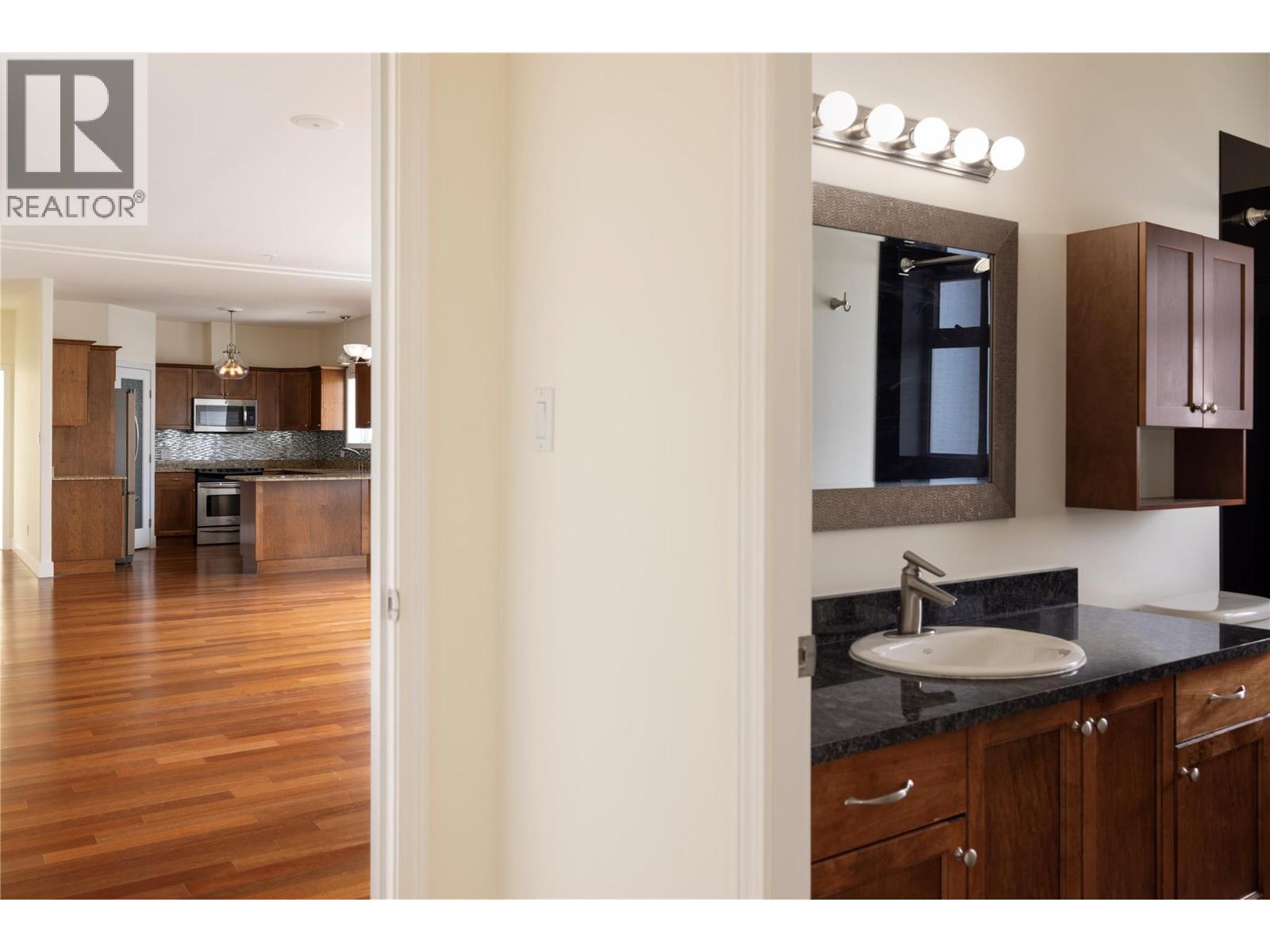 1966 Durnin Road Unit# 801. Kelowna, British Columbia