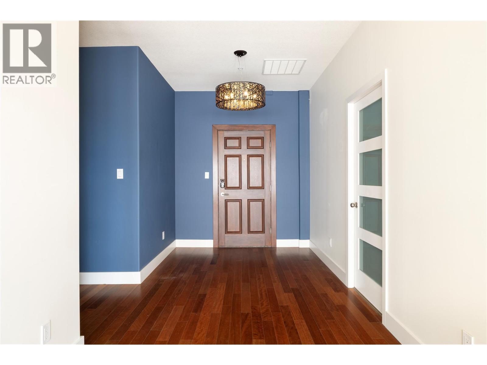 1966 Durnin Road Unit# 801. Kelowna, British Columbia