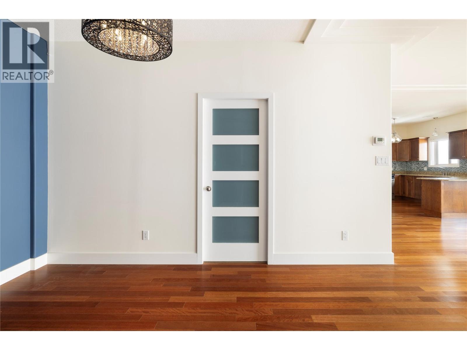 1966 Durnin Road Unit# 801. Kelowna, British Columbia