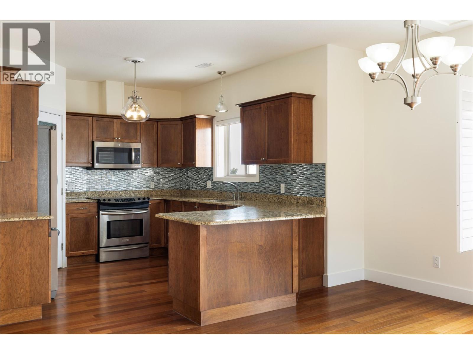 1966 Durnin Road Unit# 801. Kelowna, British Columbia