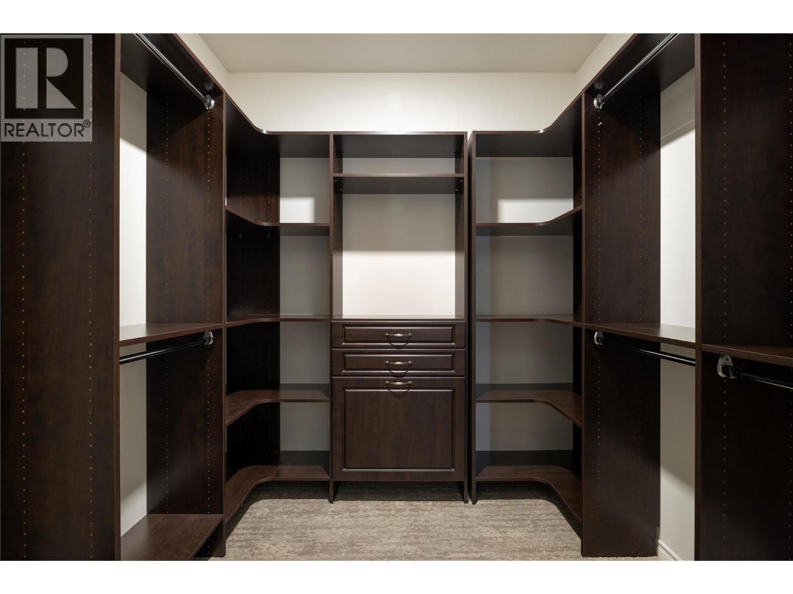 1966 Durnin Road Unit# 801. Kelowna, British Columbia