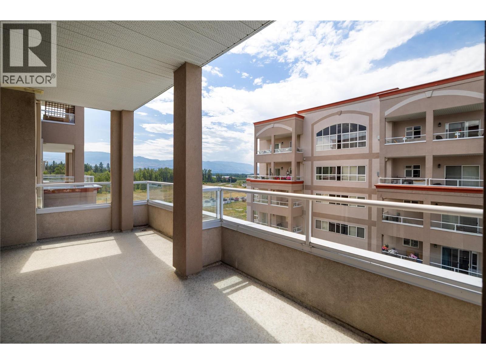 1966 Durnin Road Unit# 801. Kelowna, British Columbia