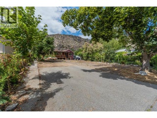 6514 Hollow Street. Oliver, British Columbia