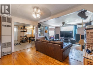 6514 Hollow Street. Oliver, British Columbia