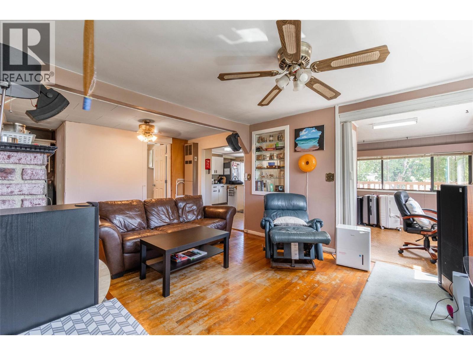 6514 Hollow Street. Oliver, British Columbia