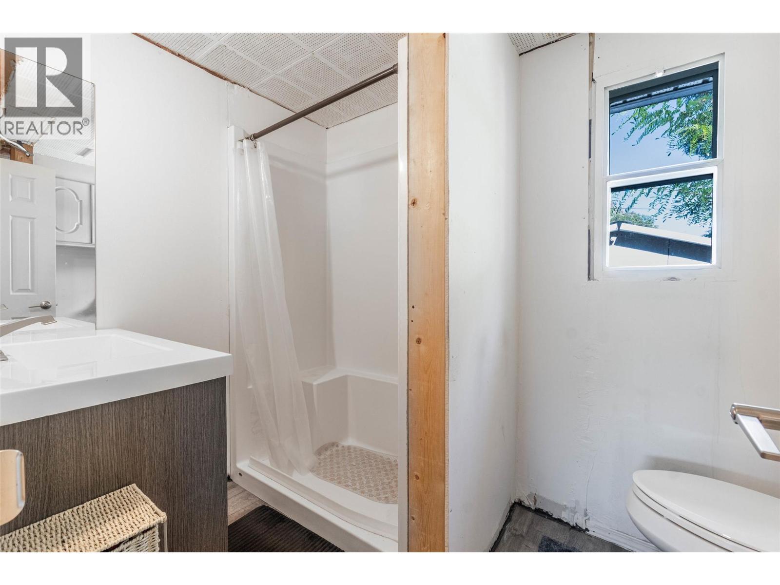 6514 Hollow Street. Oliver, British Columbia