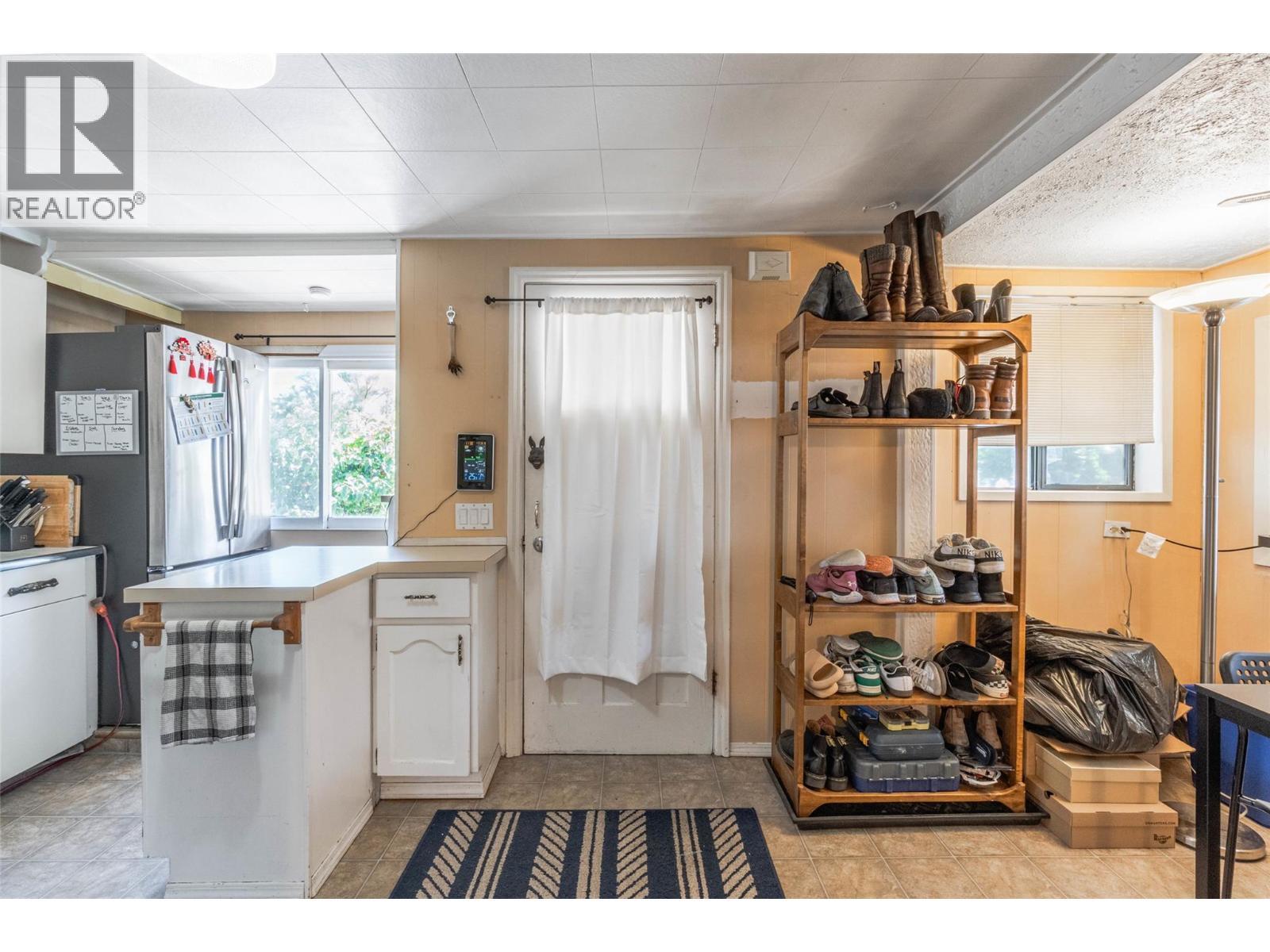 6514 Hollow Street. Oliver, British Columbia