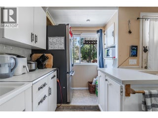 6514 Hollow Street. Oliver, British Columbia