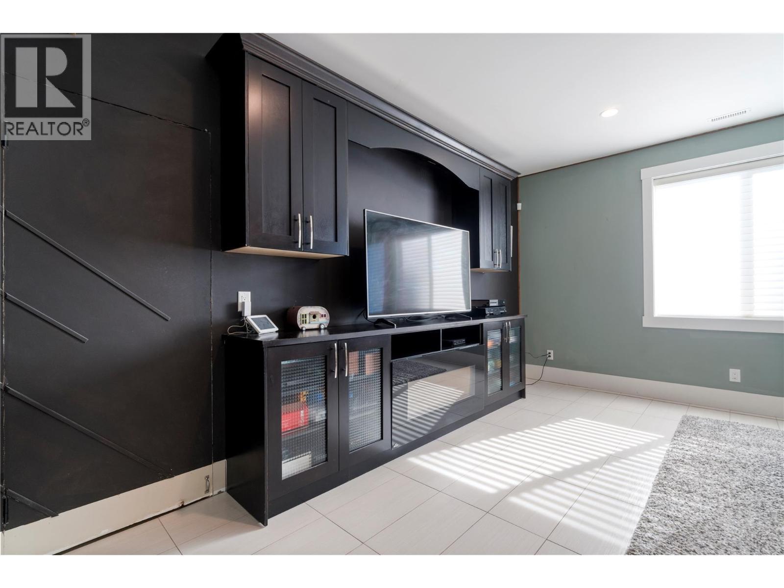 1180 Shuswap Street Se. Salmon Arm, British Columbia