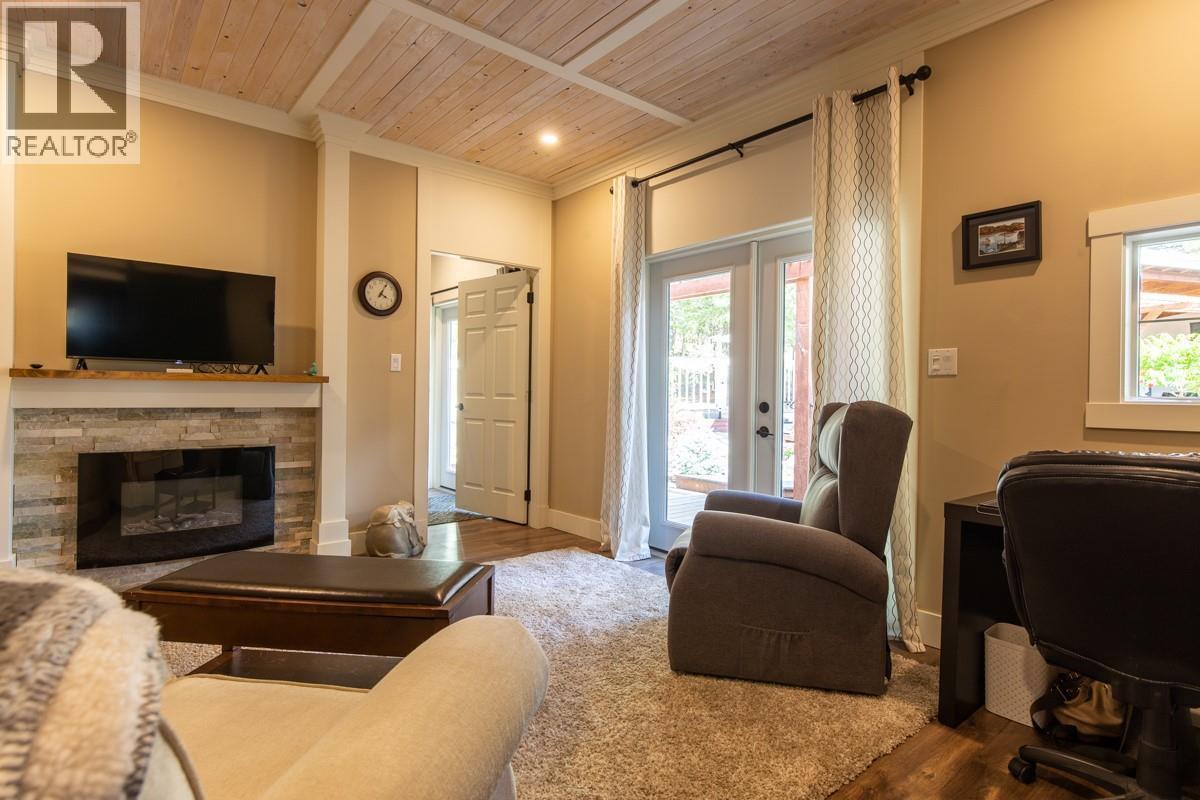 205 Peregrine Court. Osoyoos, British Columbia