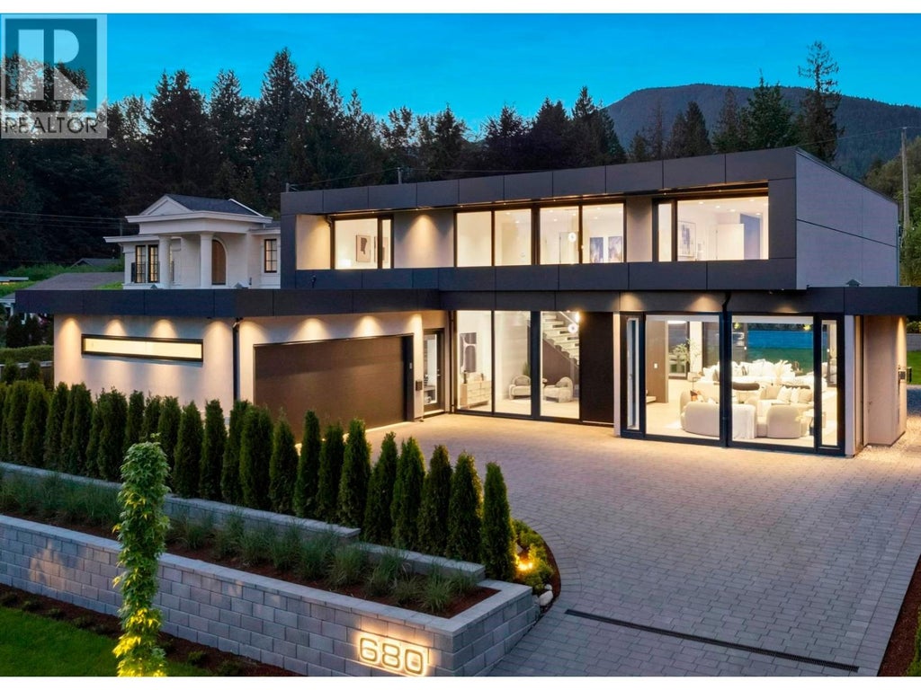 680 Westhyde Place, North Vancouver