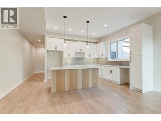 732 Coopland Crescent Unit# 4. Kelowna, British Columbia