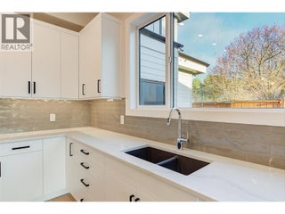 732 Coopland Crescent Unit# 4. Kelowna, British Columbia