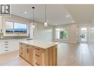 732 Coopland Crescent Unit# 4. Kelowna, British Columbia