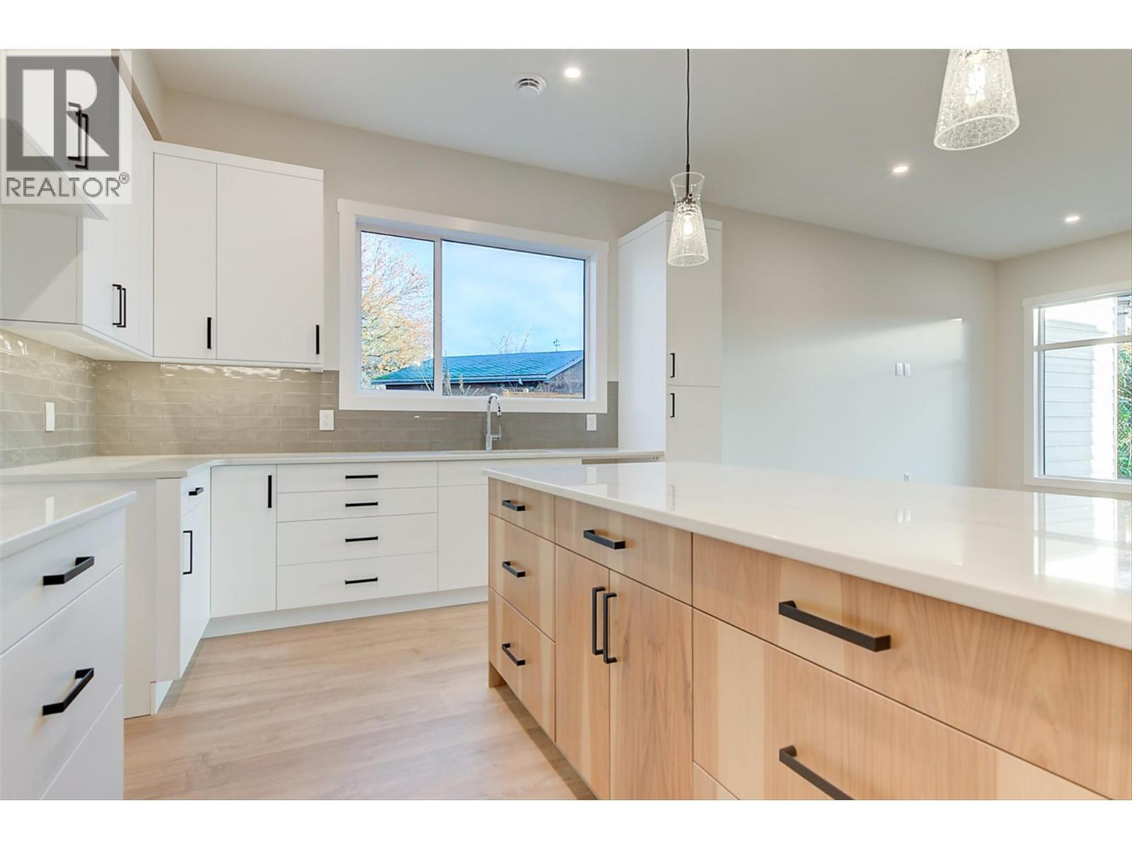 732 Coopland Crescent Unit# 4. Kelowna, British Columbia