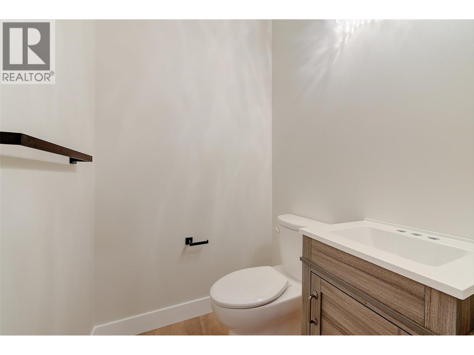 732 Coopland Crescent Unit# 4. Kelowna, British Columbia