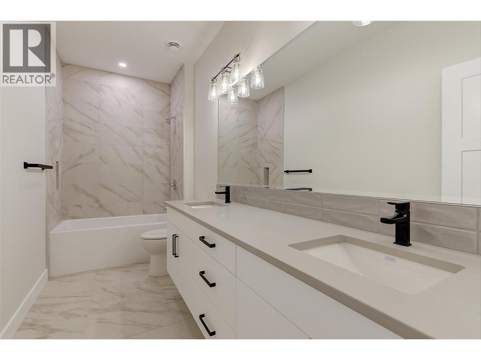 732 Coopland Crescent Unit# 4. Kelowna, British Columbia